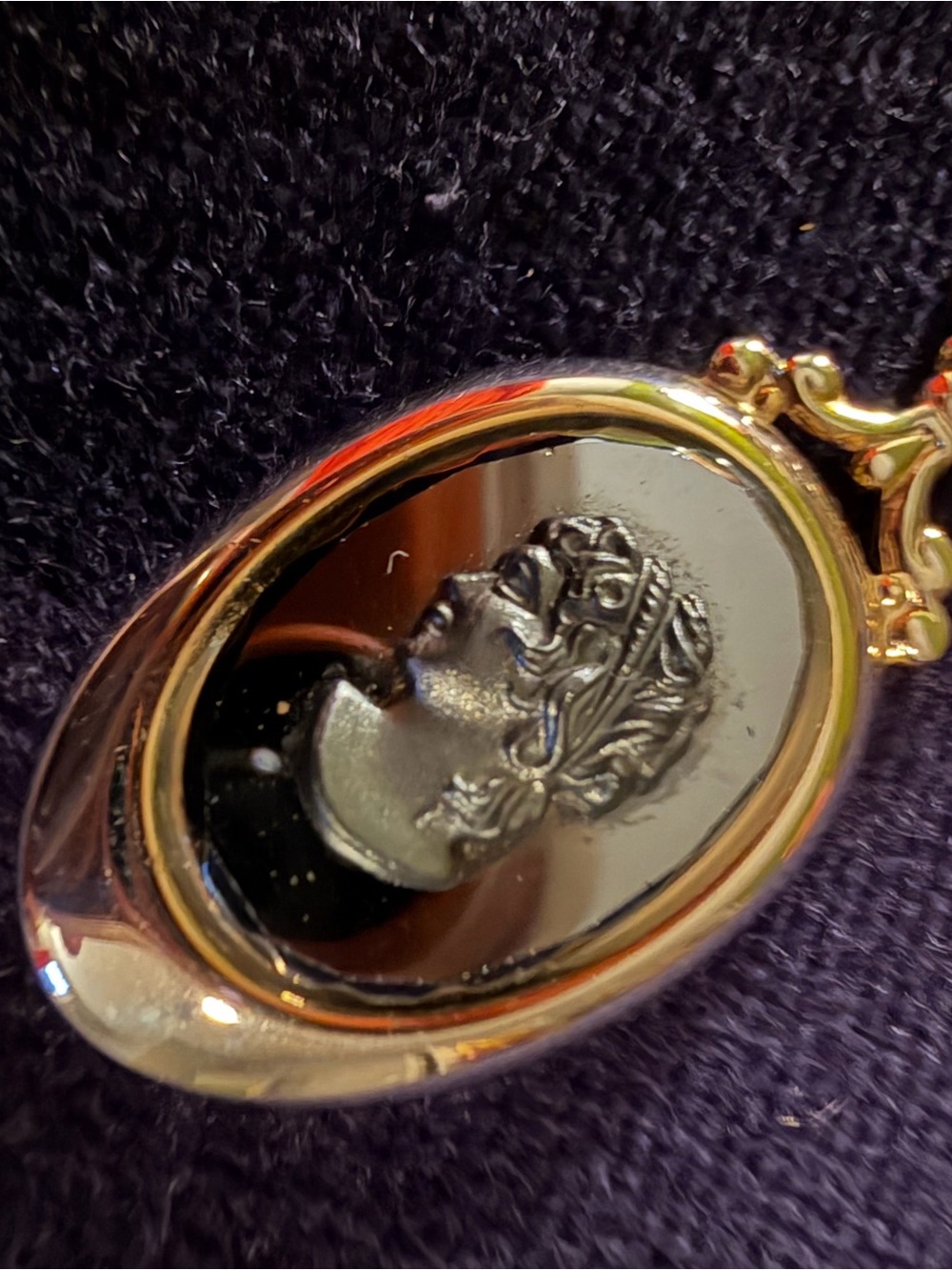 Vintage Gold-Tone Black Cameo Pendant Necklace